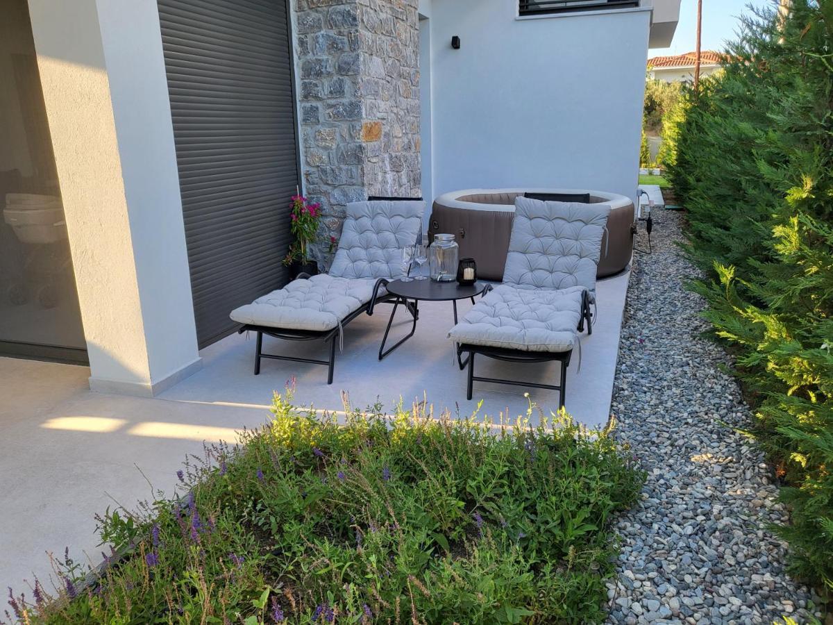 Olea Valley Holiday Villa Nikíti Eksteriør bilde